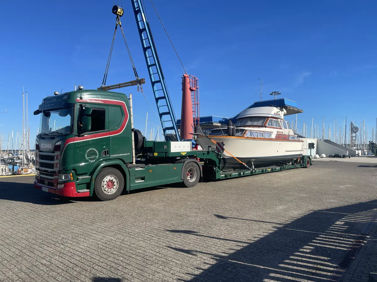 Transport einer Storebro 34 Fly von Kiel nach Lelystad